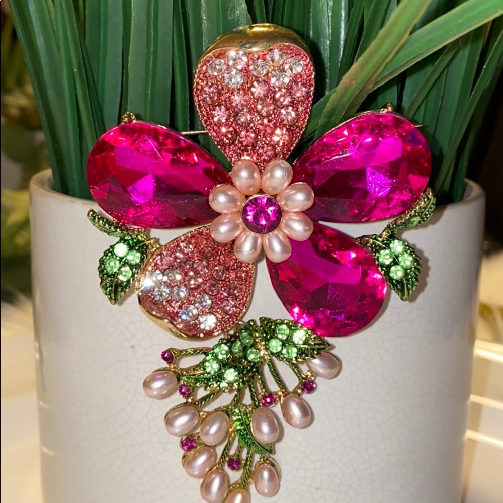 Fashion Jewelry brooch - Picture 5 of 9